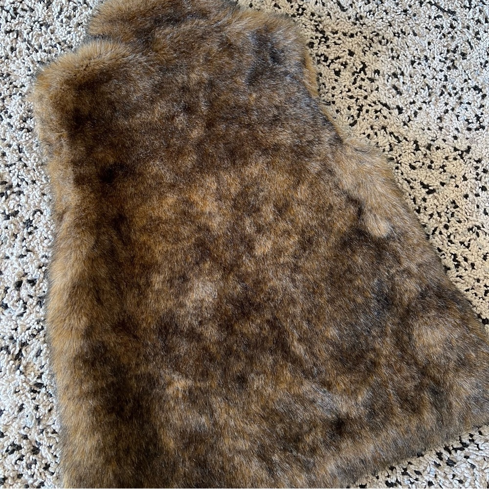 Newport News Faux Fur Vest Brown Tan Full Zip Women’s Size Large - Picture 10 of 12
